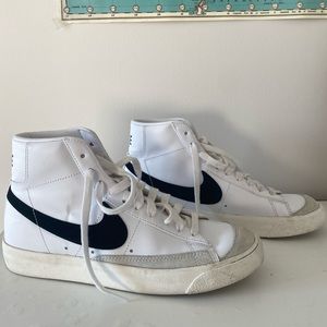 Women’s Nike Blazers 9.5